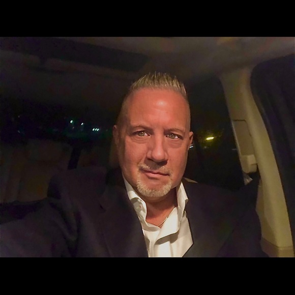 Meet your posher- John (aka whocaresdamnit) - Picture 1 of 14